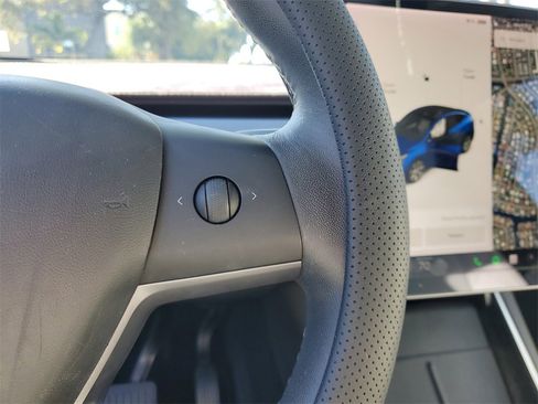 Used 2020 Tesla Model Y Long Range image 20