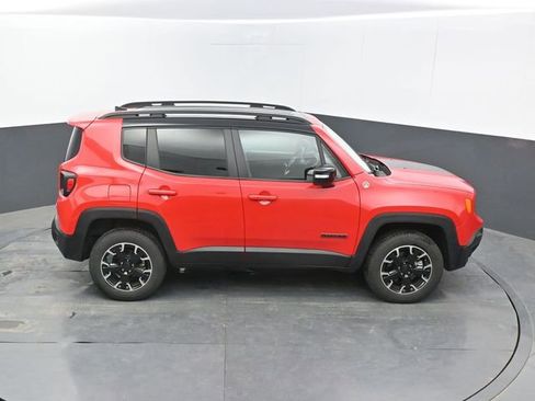 Used 2023 Jeep Renegade Trailhawk AWD/4WD image 49