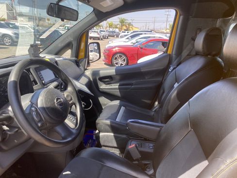 Used 2016 Nissan NV200 image 10