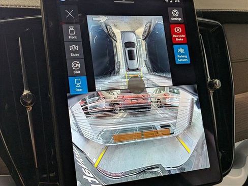 New 2026 Volvo XC90 B5 Plus w/ Protection Package image 14