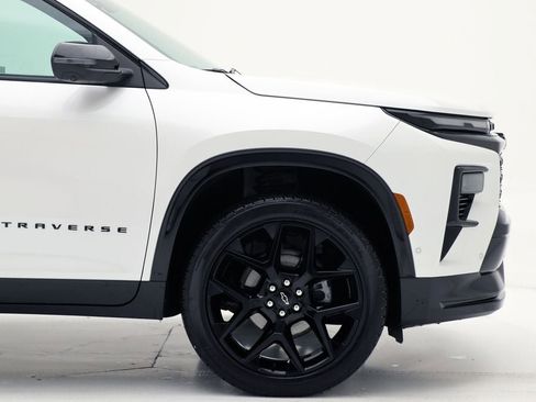 Used 2024 Chevrolet Traverse RS w/ LPO, Floor Liner Package image 4