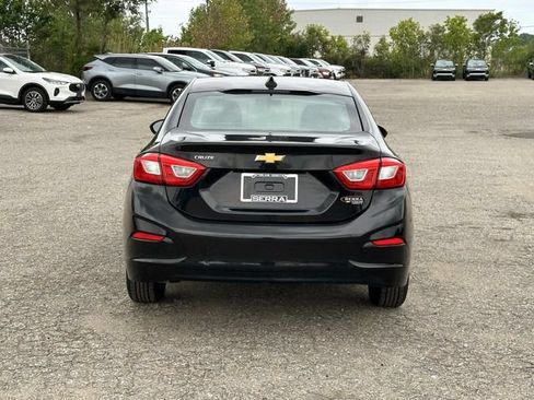 Used 2018 Chevrolet Cruze LS FWD image 4