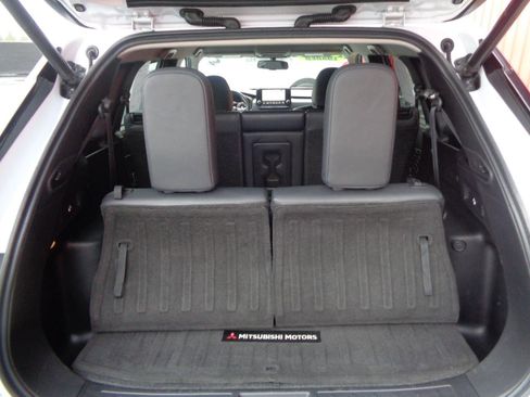 Used 2022 Mitsubishi Outlander SEL image 11
