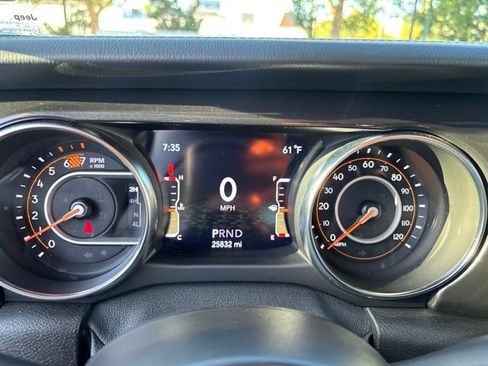 Used 2021 Jeep Wrangler Unlimited Sahara AWD/4WD image 25