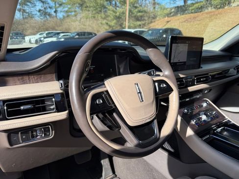 Used 2020 Lincoln Aviator Reserve w/ Equipment Group 202A image 14