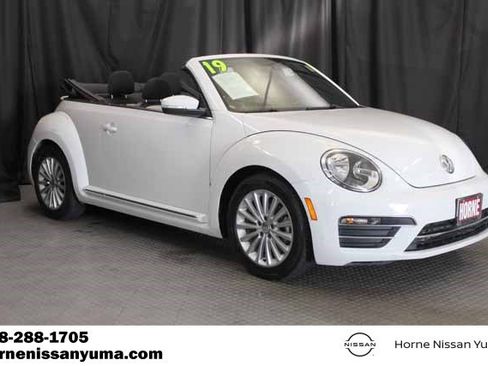 Used 2019 Volkswagen Beetle 2.0T image 4