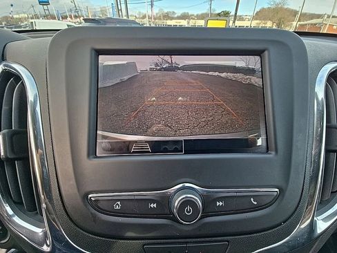 Used 2022 Chevrolet Equinox LT image 18