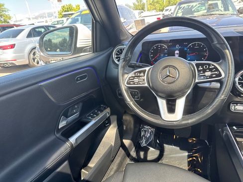 Used 2022 Mercedes-Benz GLB 250 4MATIC image 37