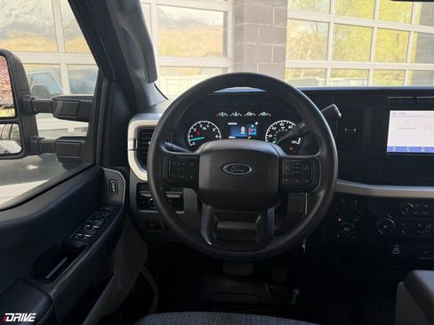Used 2023 Ford F350 XLT AWD/4WD image 38