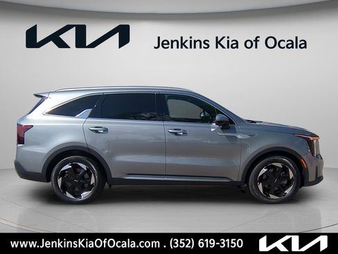 Certified 2025 Kia Sorento SX Prestige image 2
