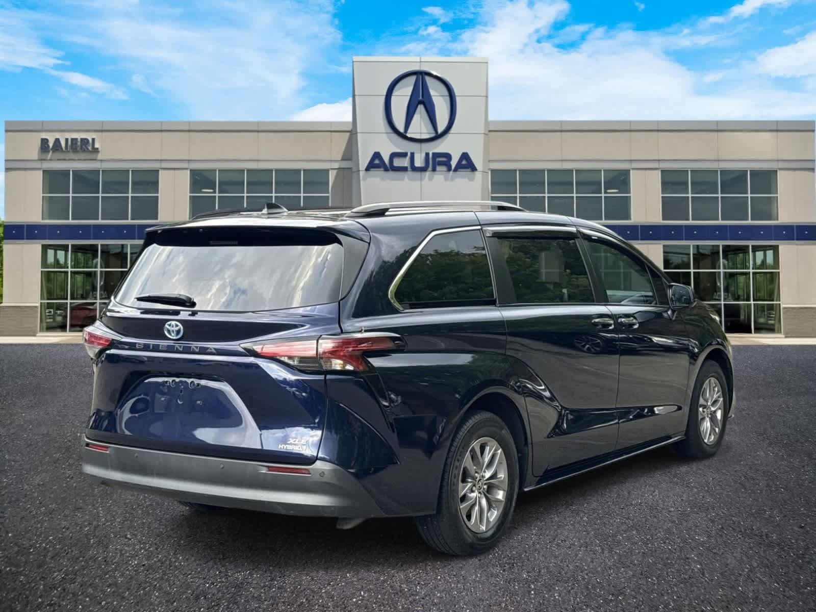Used 2022 Toyota Sienna XLE FWD image 5