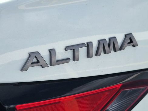 New 2026 Nissan Altima 2.5 SR w/ SR Premium Package FWD image 9