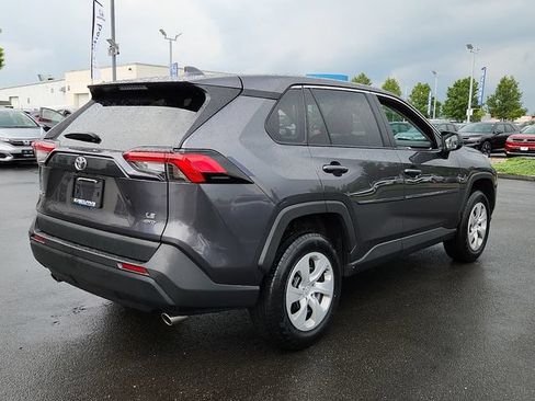 Used 2024 Toyota RAV4 LE AWD/4WD image 6