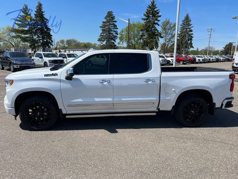 Certified 2023 Chevrolet Silverado 1500 High Country w/ High Country Premium Package AWD/4WD image 3