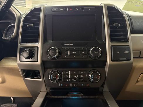 Used 2020 Ford F250 Lariat w/ Chrome Package image 21