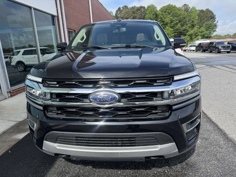 Used 2023 Ford Expedition Limited AWD/4WD image 4