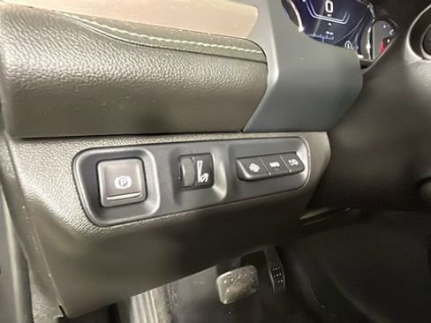 Used 2023 GMC Acadia Denali w/ Black Diamond Edition AWD/4WD image 19
