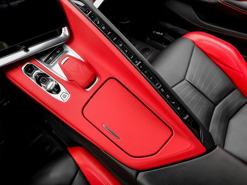 Used 2021 Chevrolet Corvette Stingray 2LT w/ Battery Protection Package image 16