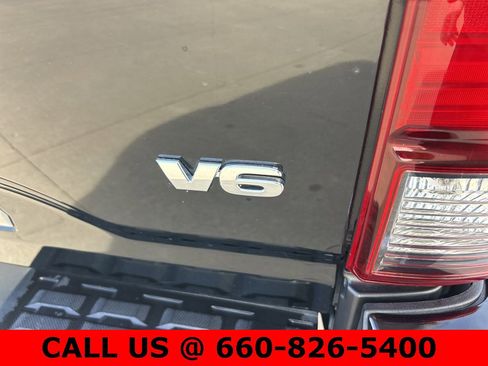 Used 2021 Toyota Tacoma SR image 8