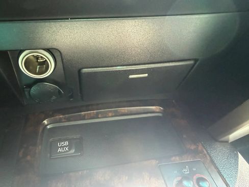 Used 2011 Toyota Land Cruiser w/ Upgrade Pkg AWD/4WD image 29