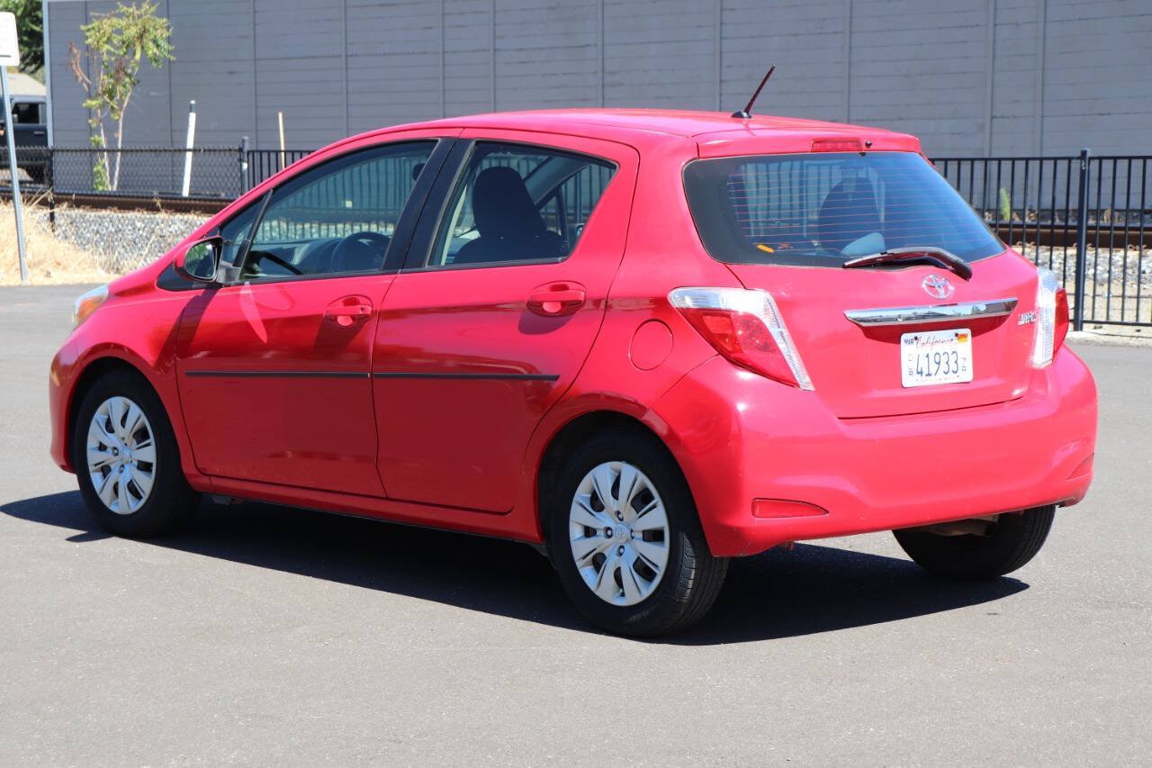 Used 2014 Toyota Yaris L FWD image 6