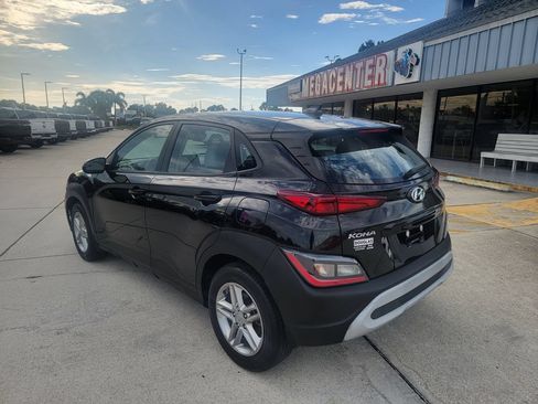 Used 2022 Hyundai Kona SE FWD image 3