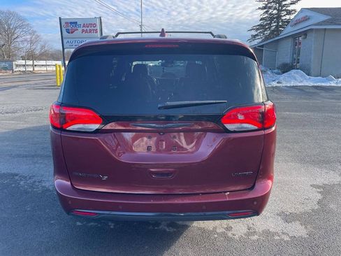 Used 2019 Chrysler Pacifica Limited w/ Advanced Safetytec Group FWD image 6
