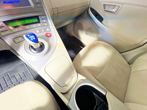 Used 2015 Toyota Prius Two image 26