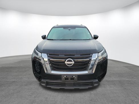 Used 2024 Nissan Pathfinder SV AWD/4WD image 2