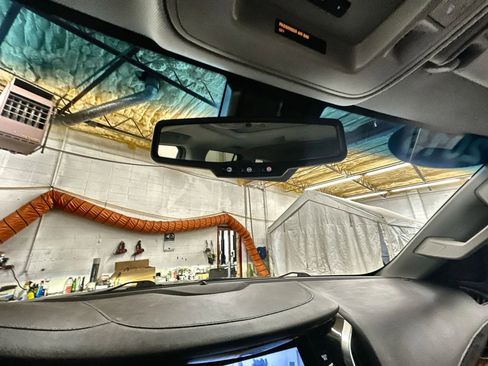 Used 2015 Cadillac Escalade Luxury AWD/4WD image 20