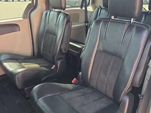 Used 2020 Dodge Grand Caravan SXT FWD image 16