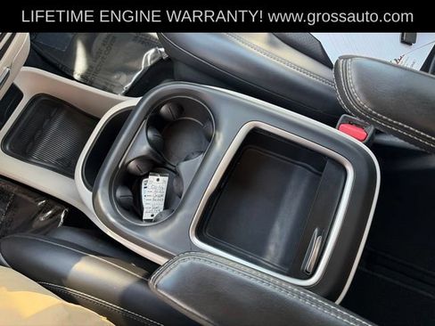 Used 2023 Chrysler Pacifica Touring-L FWD image 27