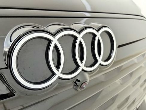 Used 2025 Audi A6 e-tron Premium Plus w/ Premium Plus RWD image 31