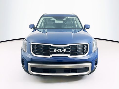 Used 2025 Kia Telluride S AWD/4WD image 2