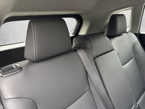 Certified 2026 Toyota Corolla Cross XLE FWD image 21