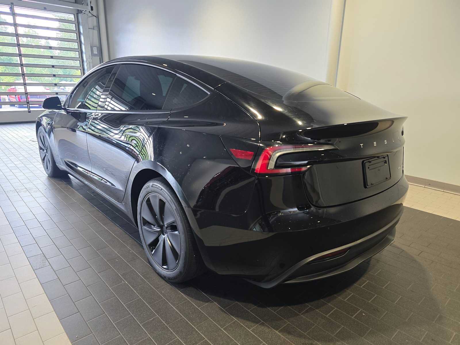 Used 2025 Tesla Model 3 Long Range AWD/4WD image 3