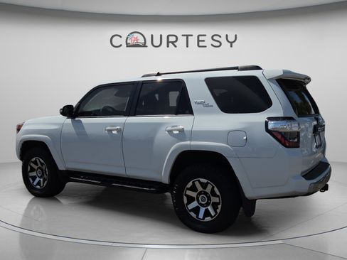 Certified 2024 Toyota 4Runner TRD Off-Road Premium w/ Moonroof Package AWD/4WD image 3