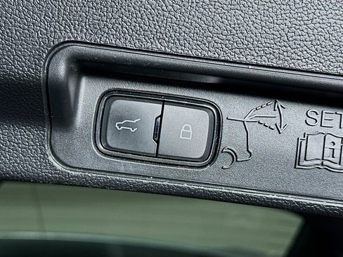 Used 2020 Ford Explorer 2WD image 29