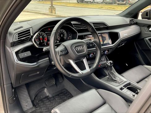 Used 2022 Audi Q3 2.0T Premium Plus w/ Premium Plus Package image 17