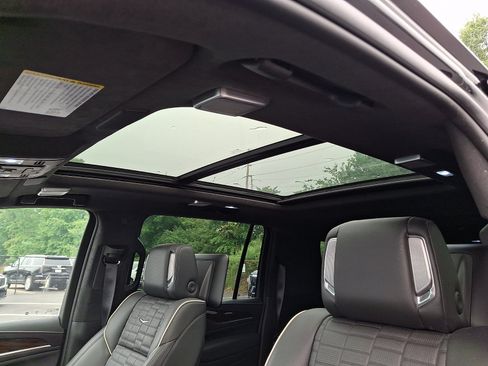 Certified 2023 Cadillac Escalade ESV Sport Platinum AWD/4WD image 13