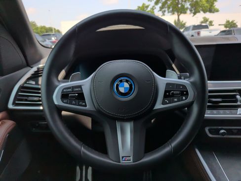 Used 2022 BMW X5 xDrive45e w/ M Sport Package AWD/4WD image 23