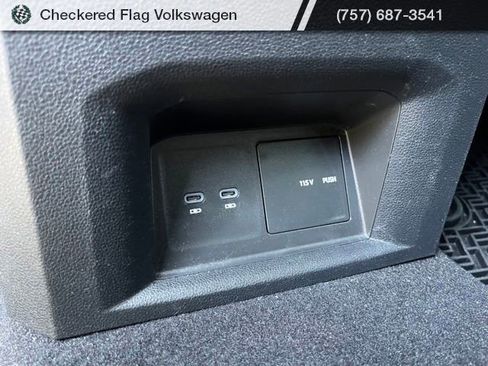 Used 2022 Volkswagen Atlas Cross Sport SE FWD image 26