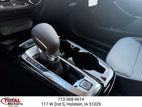 New 2026 Chevrolet Trax LT w/ Sunroof Package FWD image 25
