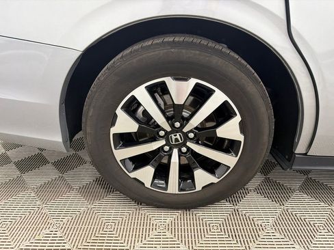 Used 2025 Honda Odyssey EX-L image 18