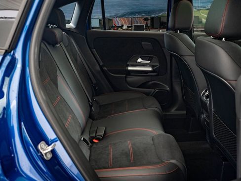 Certified 2025 Mercedes-Benz GLA 250 4MATIC image 36