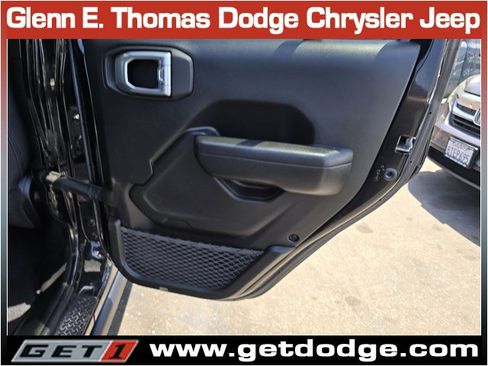 Used 2023 Jeep Wrangler Unlimited Rubicon 4xe AWD/4WD image 31