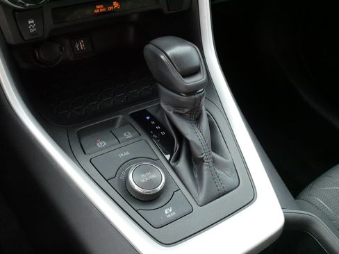 Used 2023 Toyota RAV4 AWD Hybrid image 24