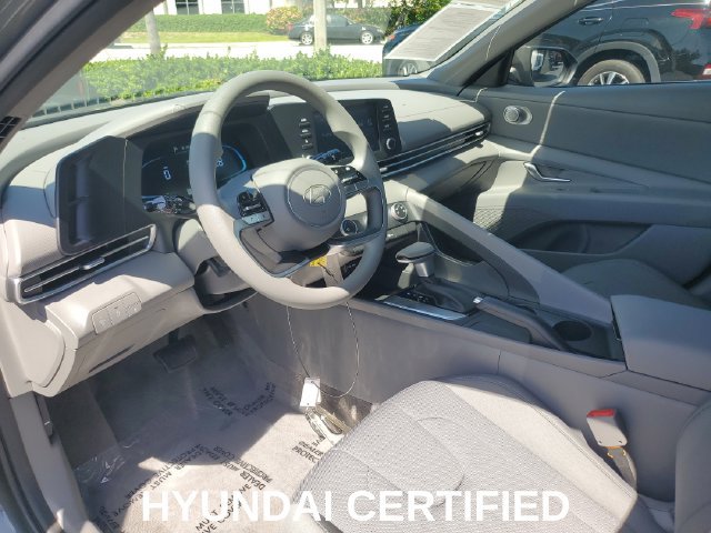 Certified 2026 Hyundai Elantra SE FWD image 8