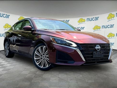 Used 2023 Nissan Altima 2.5 SL AWD/4WD image 1