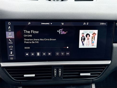 Used 2019 Porsche Cayenne S w/ Premium Plus Package image 16